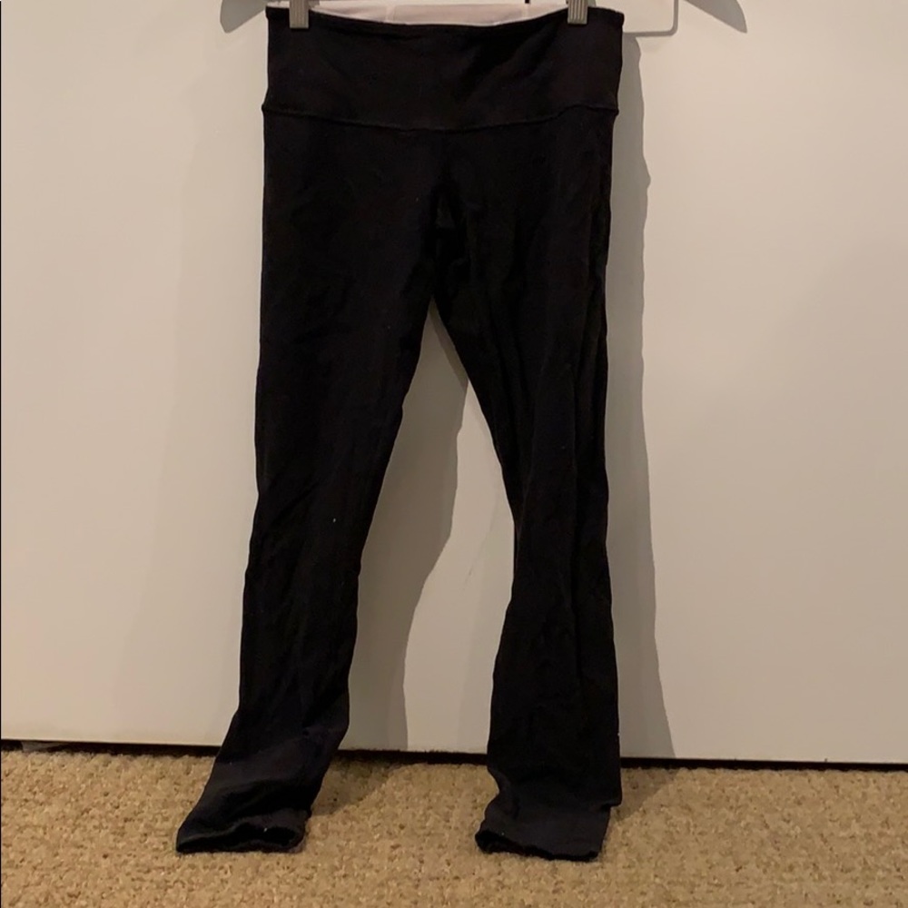 Lululemon size 4 reversible leggings *pilling
